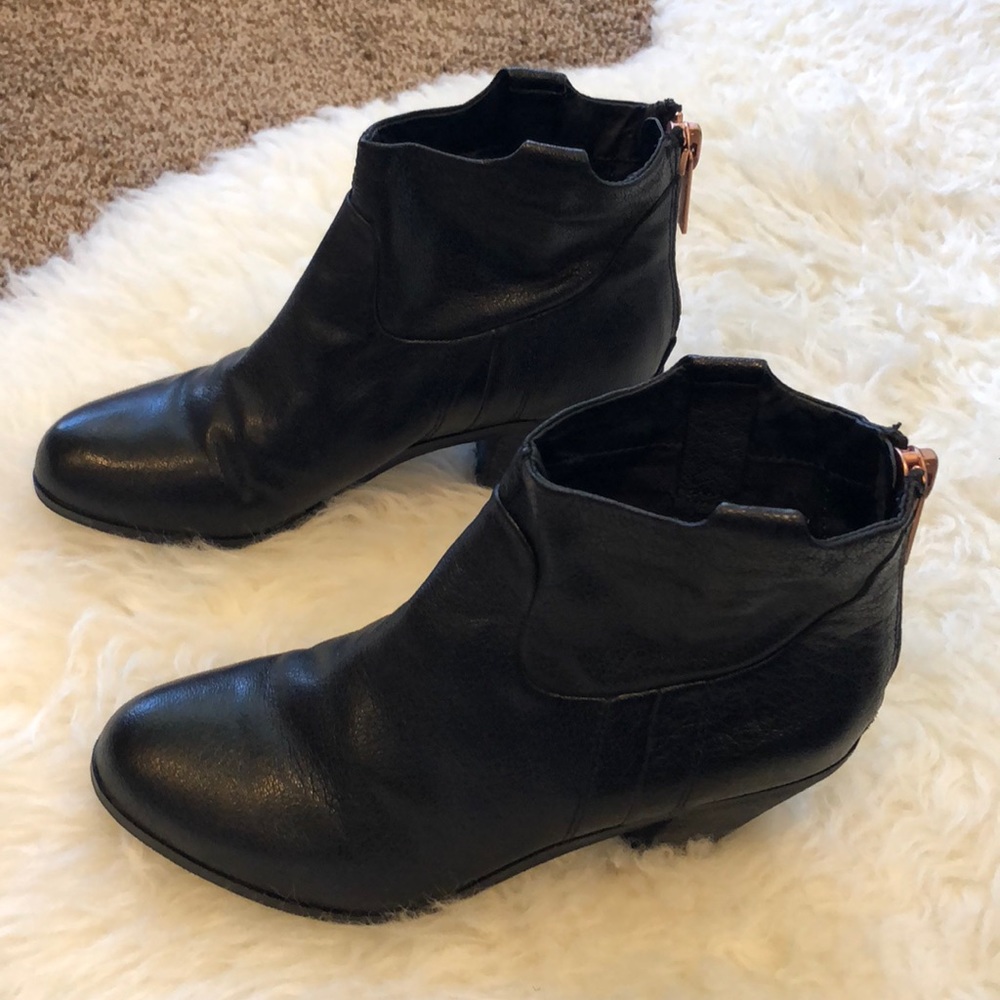 Like New Sam Edelman Lisle Ankle Boot Black 7